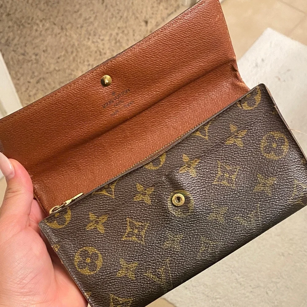 Louis Vuitton Dark Brown Monogram Clutch/Wallet - Picture 2 of 12